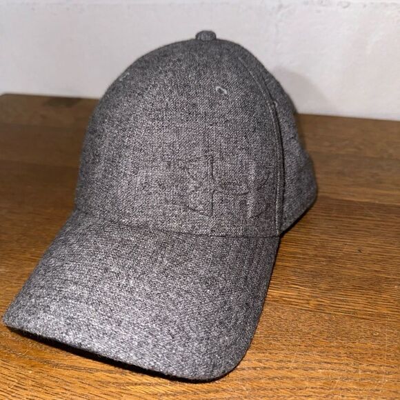 Under armor Gray wool blend baseball cap fitted M/L - Picture 1 of 9